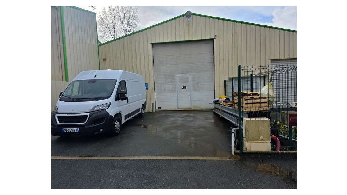 AV local artisanal 230m² Le Grand Village Plage