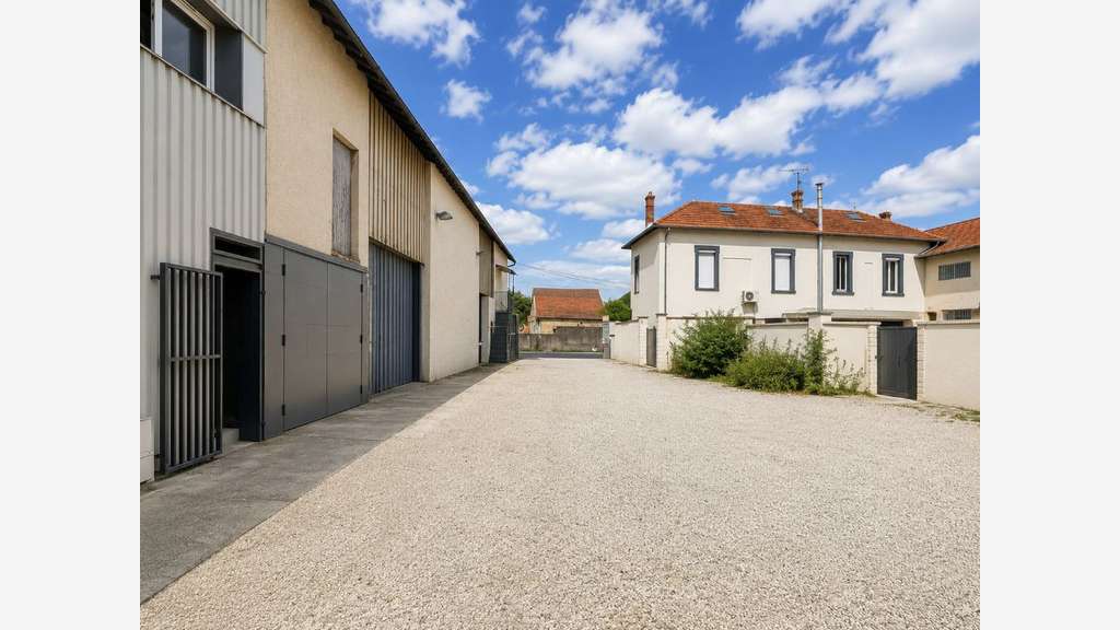 Vente local commercial 716m² à Lyon