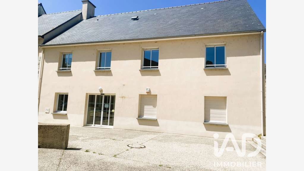 Vente bureaux 220m² à Jugon-les-Lacs centre 