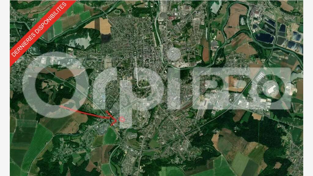 Local commercial 1000m² à vendre en ZA à Soissons 