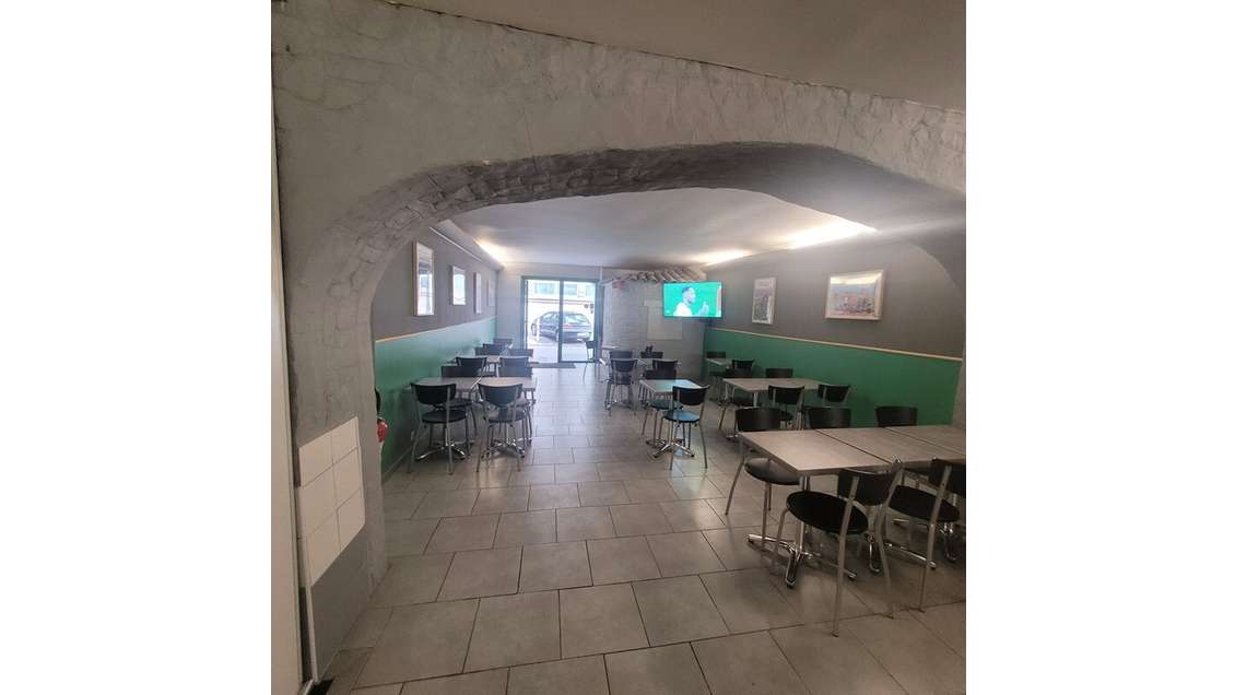 Vente local commercial 100m² à Alès