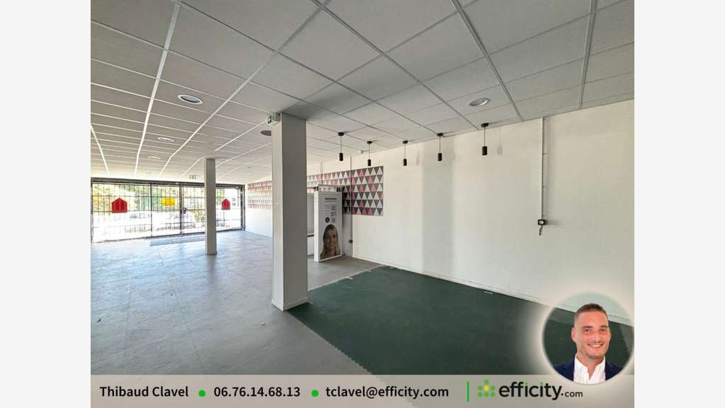 Vente local commercial 974m² à Angoulême prox N10 