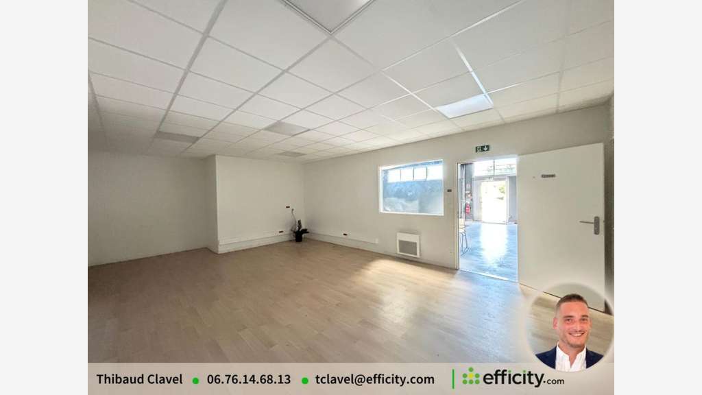 Vente local commercial 974m² à Angoulême prox N10 