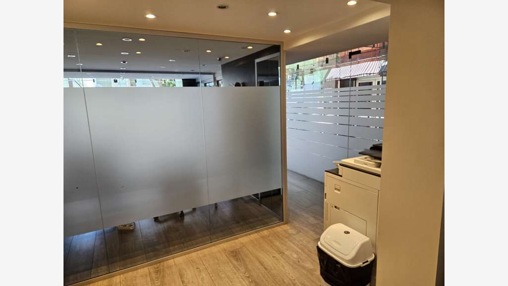 Vente splendide local commercial 153 m² à Antibes