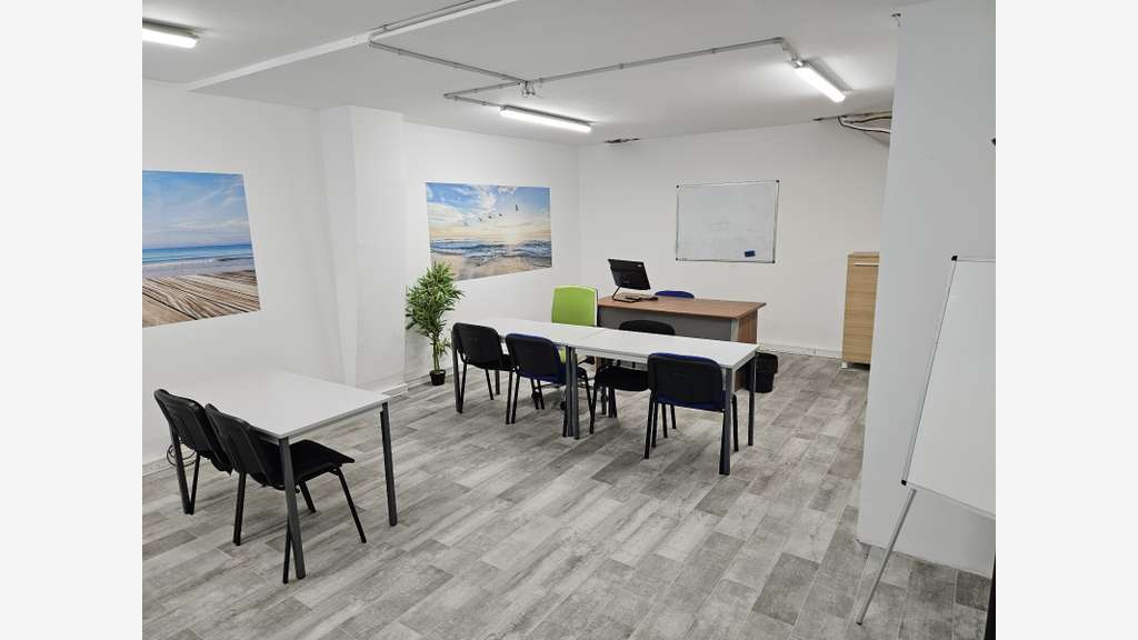 Vente splendide local commercial 153 m² à Antibes