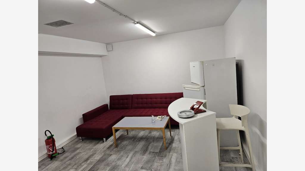 Vente splendide local commercial 153 m² à Antibes