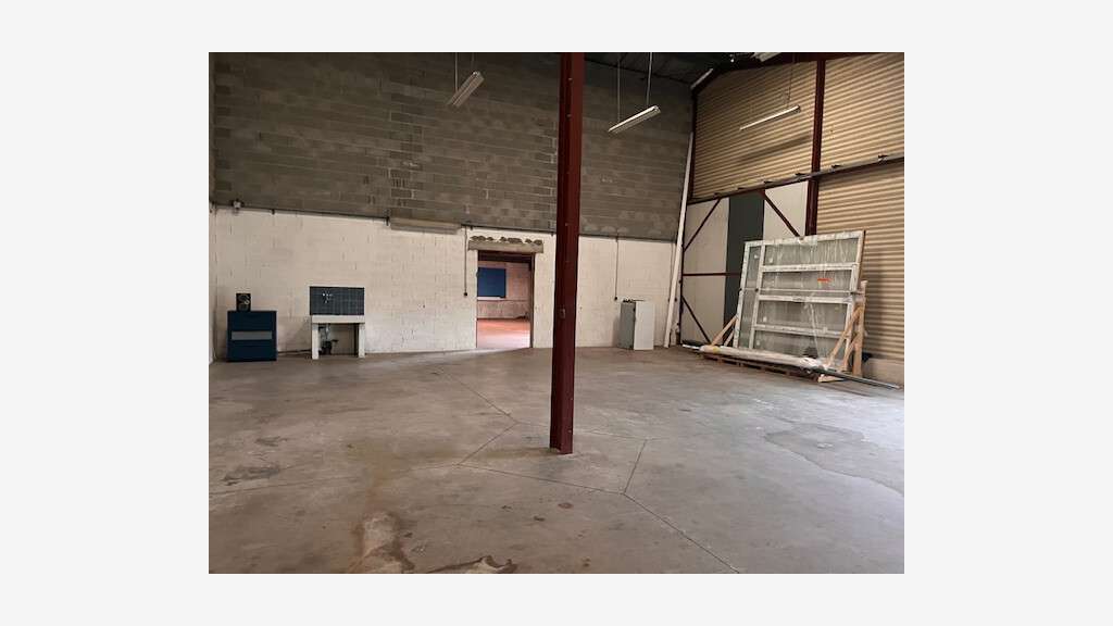 Vente local 750m² belle  visibilité à Aureilhan