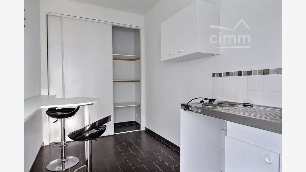 Vente local commercial 44m² à Ballan-Miré centre