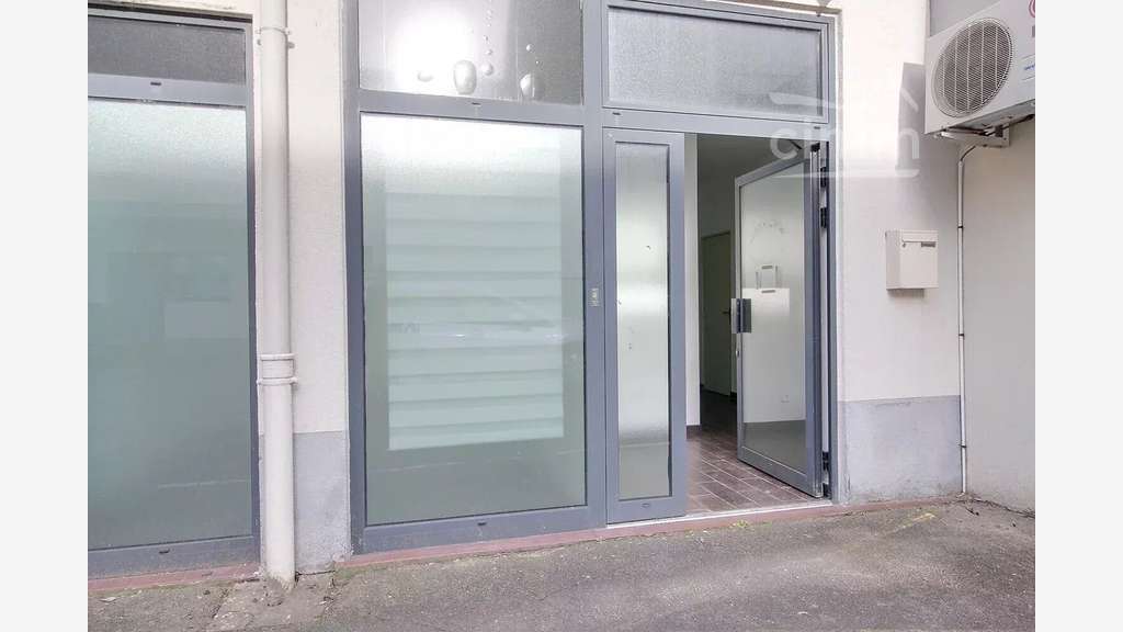 Vente local commercial 44m² à Ballan-Miré centre