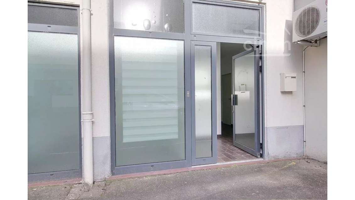 Vente local commercial 44m² à Ballan-Miré centre