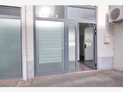 Vente local commercial 44m² à Ballan-Miré centre