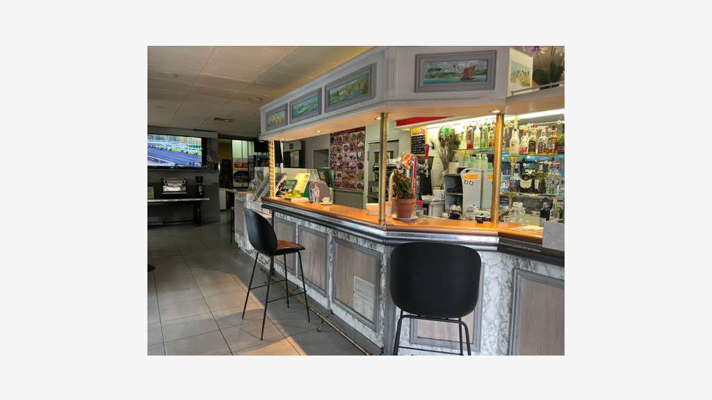 Vente local commercial 120m² empl N°1 à Bellignat