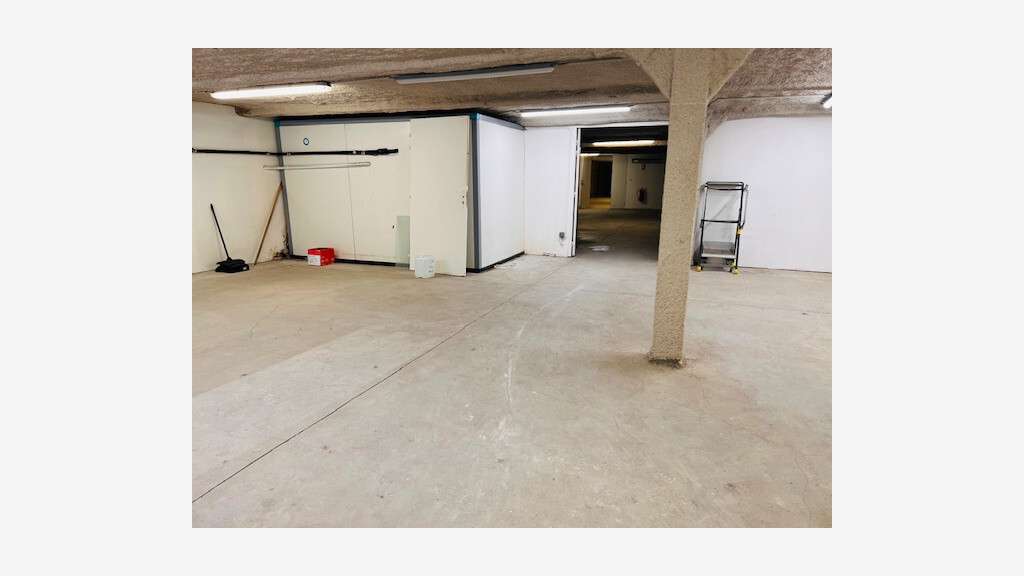 Vente local commercial 624m² à Bordeaux Tribunal