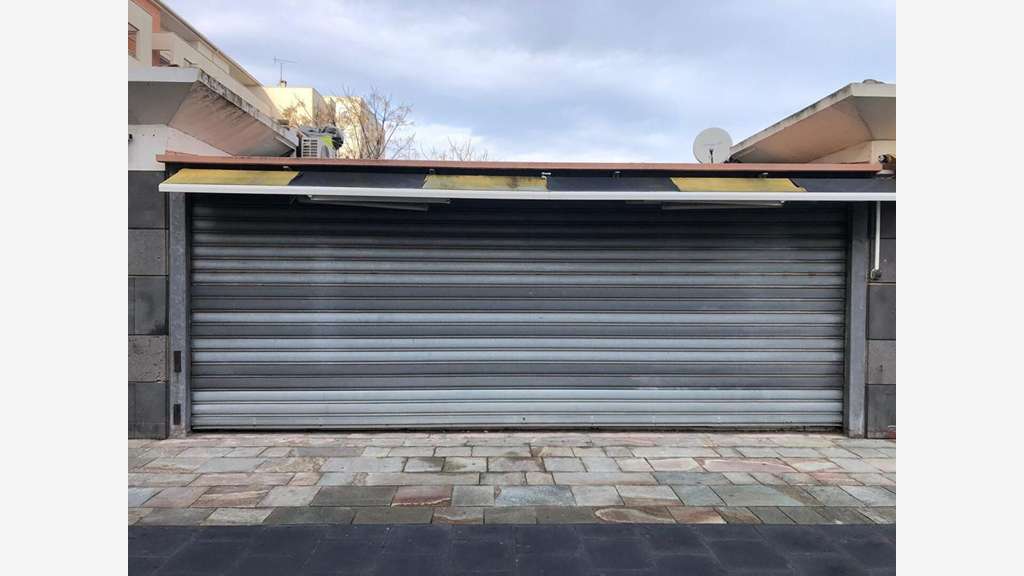 Murs commerciaux libres 40m² empl N°1 à Agde