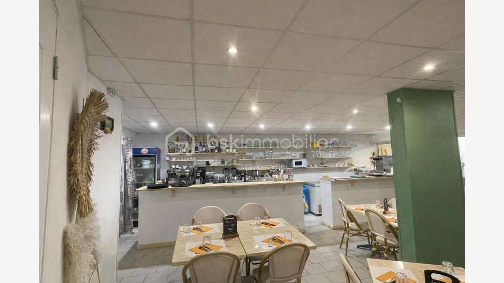 Vente murs commerciaux bar glacier de 114m² à Agde