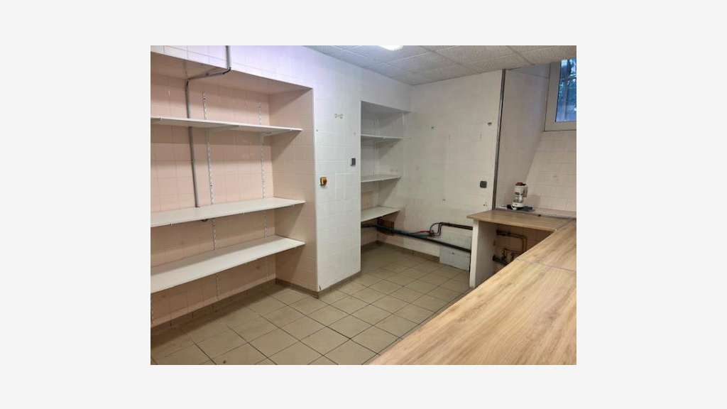 Vente local en parfait état au centre d'Agen