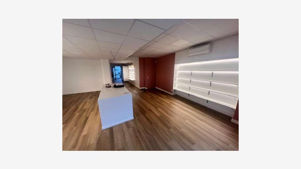 Vente local en parfait état au centre d'Agen