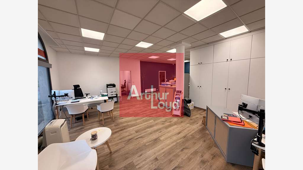 Vente local commercial 111,85m² à Agen