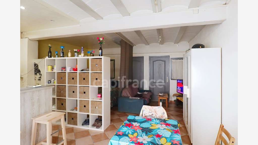 GARD (30) AIGUES-MORTES (30200) À Vendre Murs 