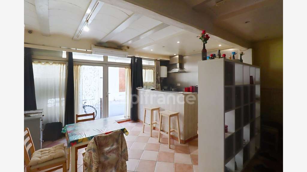 GARD (30) AIGUES-MORTES (30200) À Vendre Murs 
