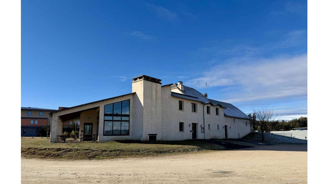 AV murs commerciaux 352m² sur l’Aire de la Lozère