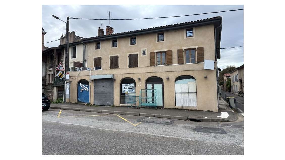 Local 180m² à vendre ou à louer Albigny-Sur-Saône