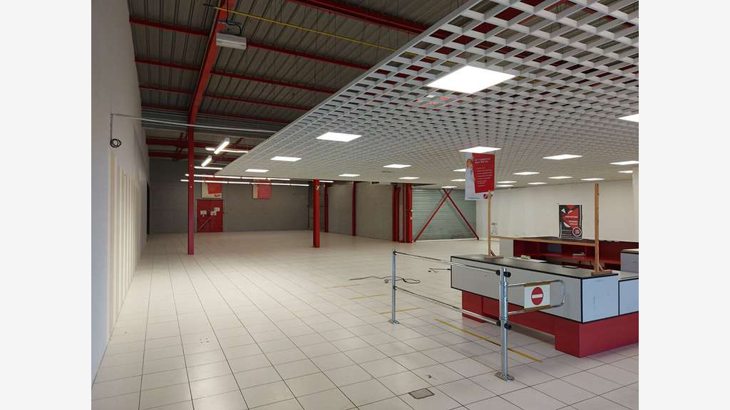 AV ensemble commercial 1100m² sur Alençon