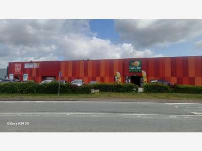 AV ensemble commercial 1100m² sur Alençon