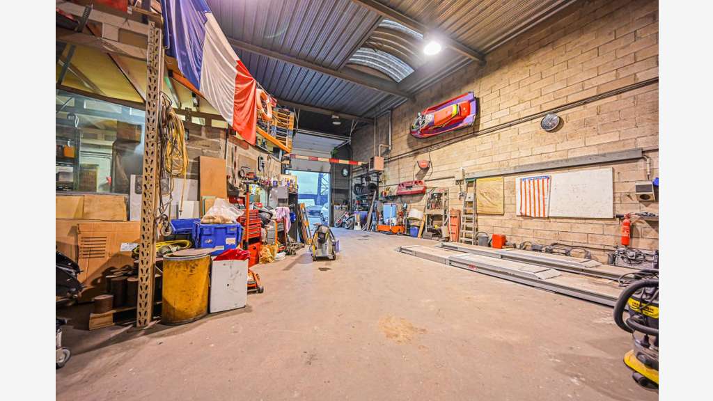AV entrepôt + bureaux 340m² en ZAC Sud Alfortville