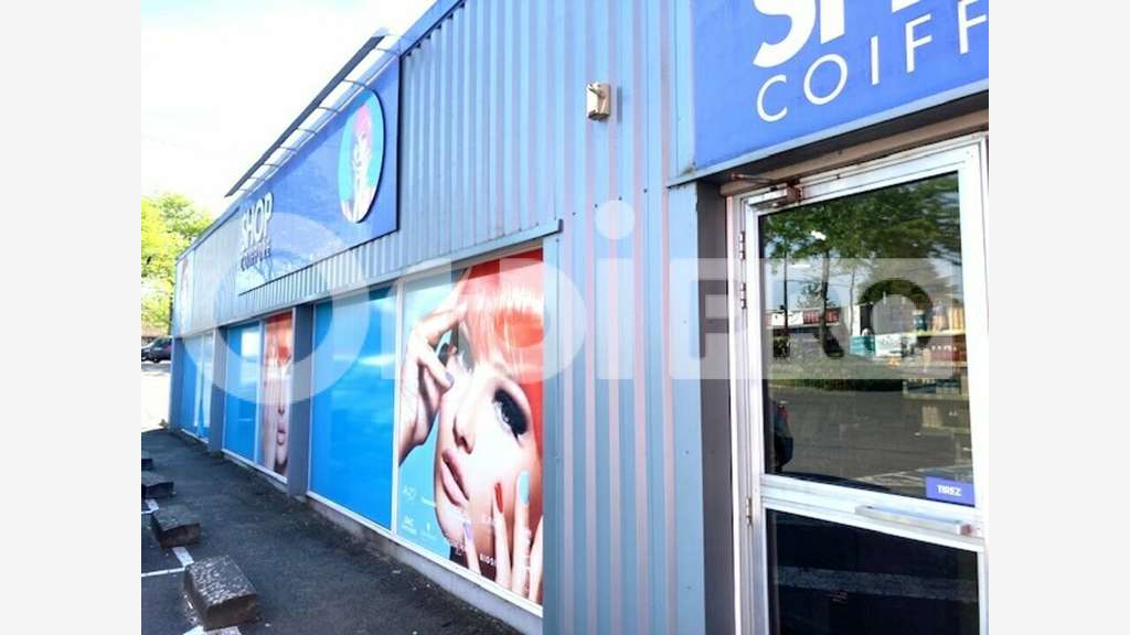 Vente local commercial de 88m² en za Amilly