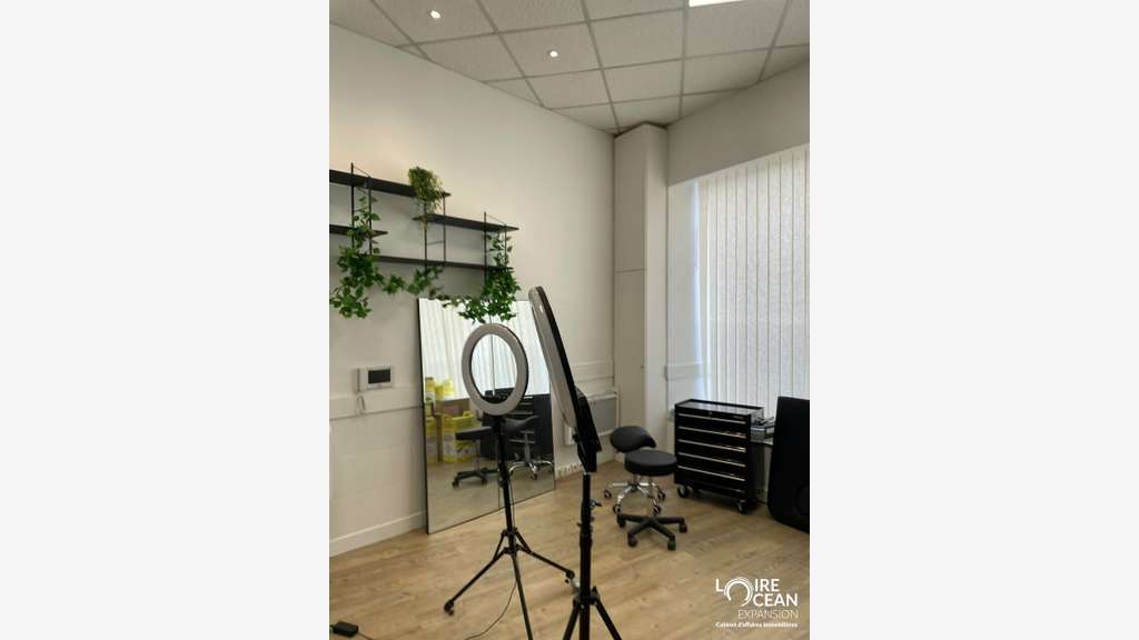 ANGERS - LOCAL COMMERCIAL à vendre