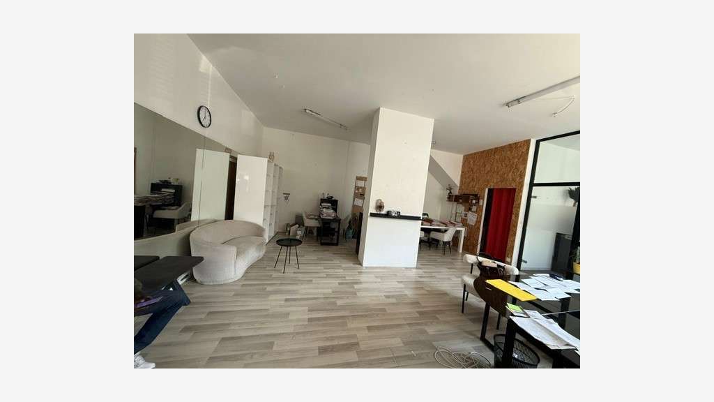 Local professionnel 57m² à vendre à Angers centre