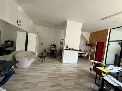 Local professionnel 57m² à vendre à Angers centre