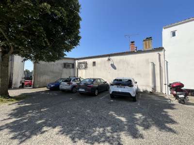 Vente petit immeuble commercial 200m² à Angoulins
