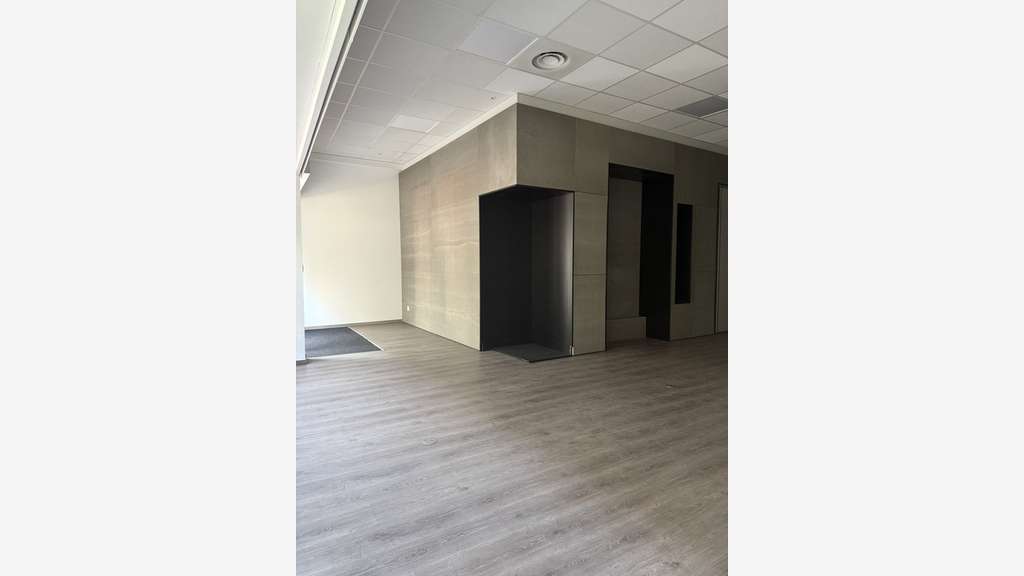 Local commercial 96m² à vendre à Annemasse