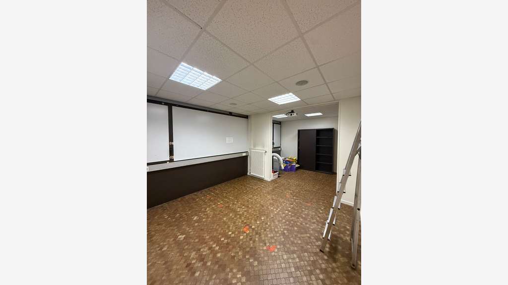 Local commercial 93m² à vendre à Annemasse