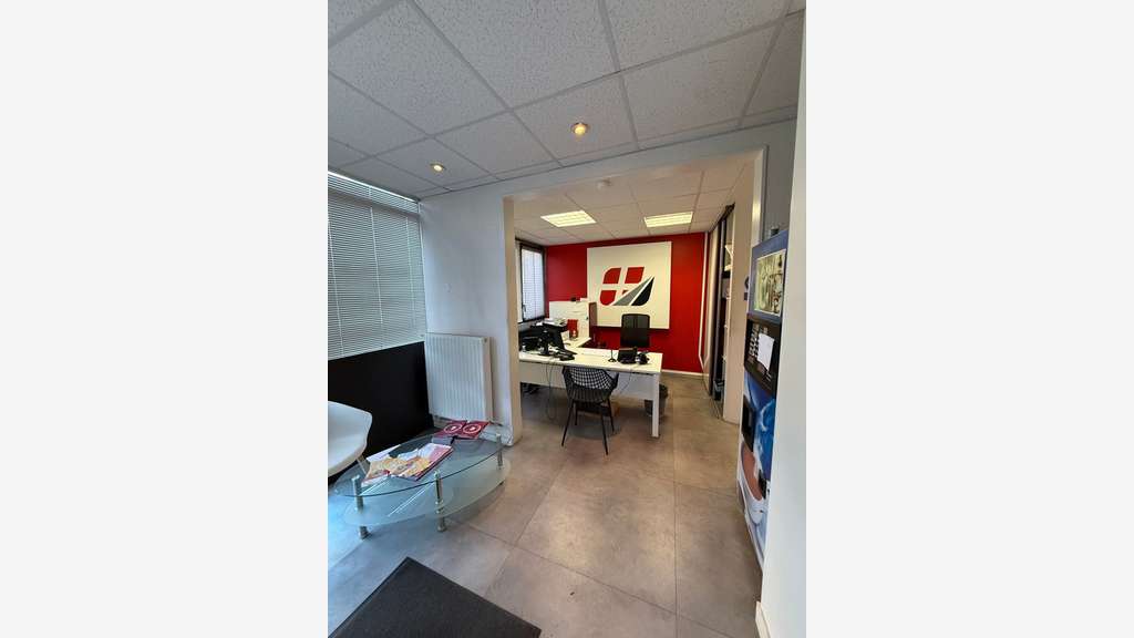 Local commercial 93m² à vendre à Annemasse