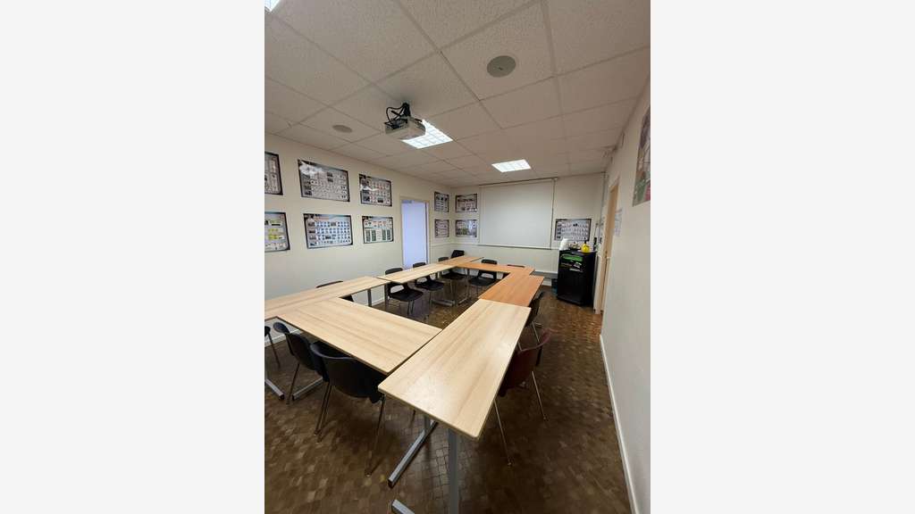 Local commercial 93m² à vendre à Annemasse