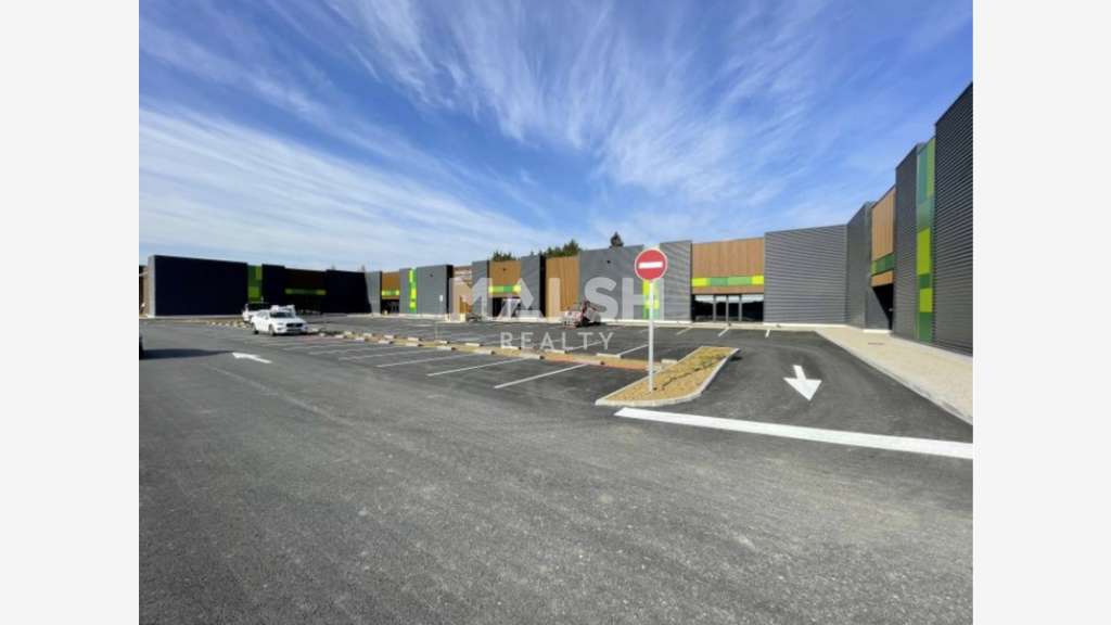 Vente ou Location locaux commerciaux 1024m² à Anse