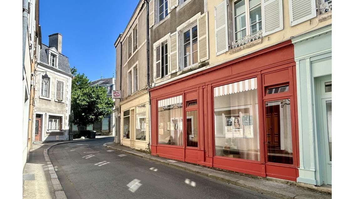 Vente local 98m² centre historique d'Argenton