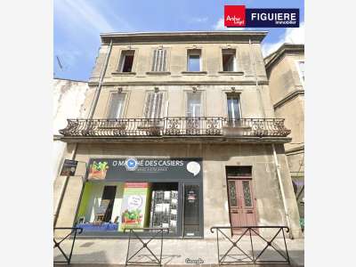 Local commercial de 120m² + cave à vendre ARLES