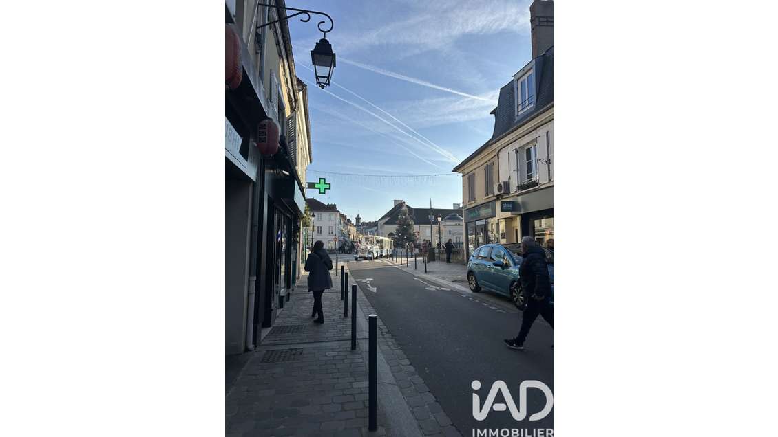 Droit au bail local prêt-à-porter 30m² à Arpajon