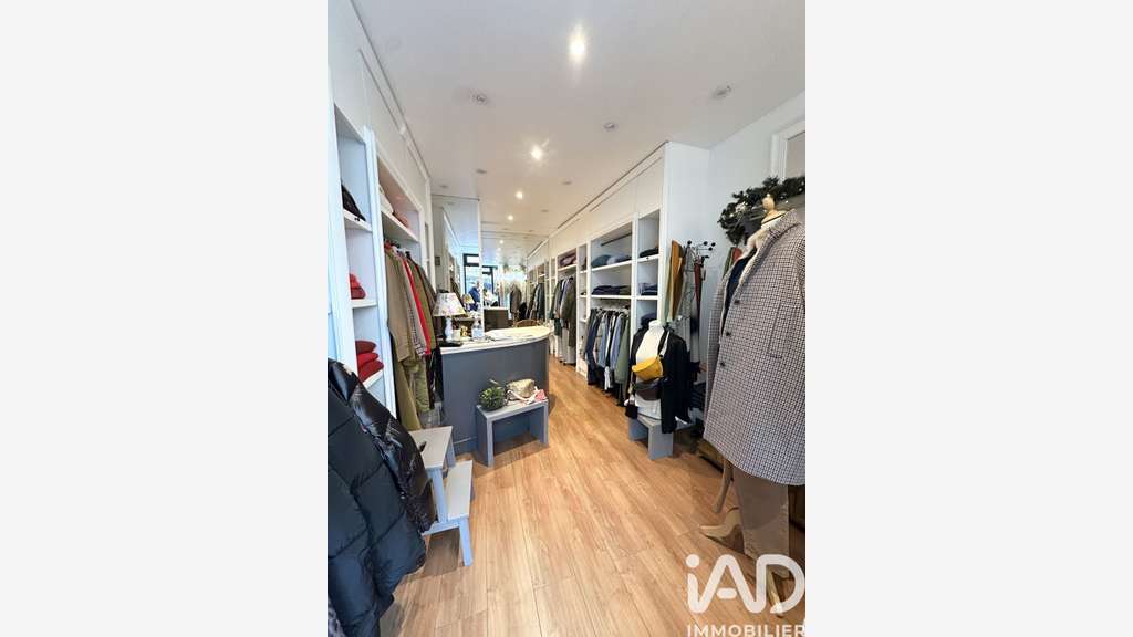 Droit au bail local prêt-à-porter 30m² à Arpajon