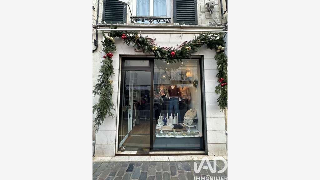 Droit au bail local prêt-à-porter 30m² à Arpajon