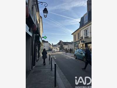 Droit au bail local prêt-à-porter 30m² à Arpajon