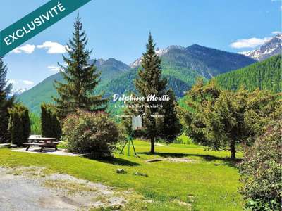 AV bâtisse au cœur des Alpes 1230m² à Arvieux