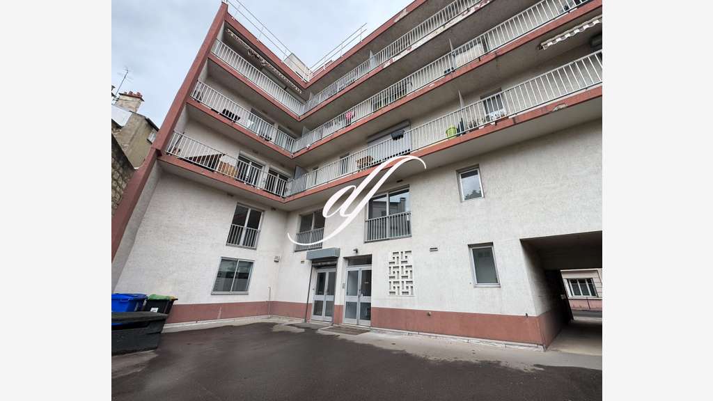 Local commercial 149m² à vendre à Asnières centre