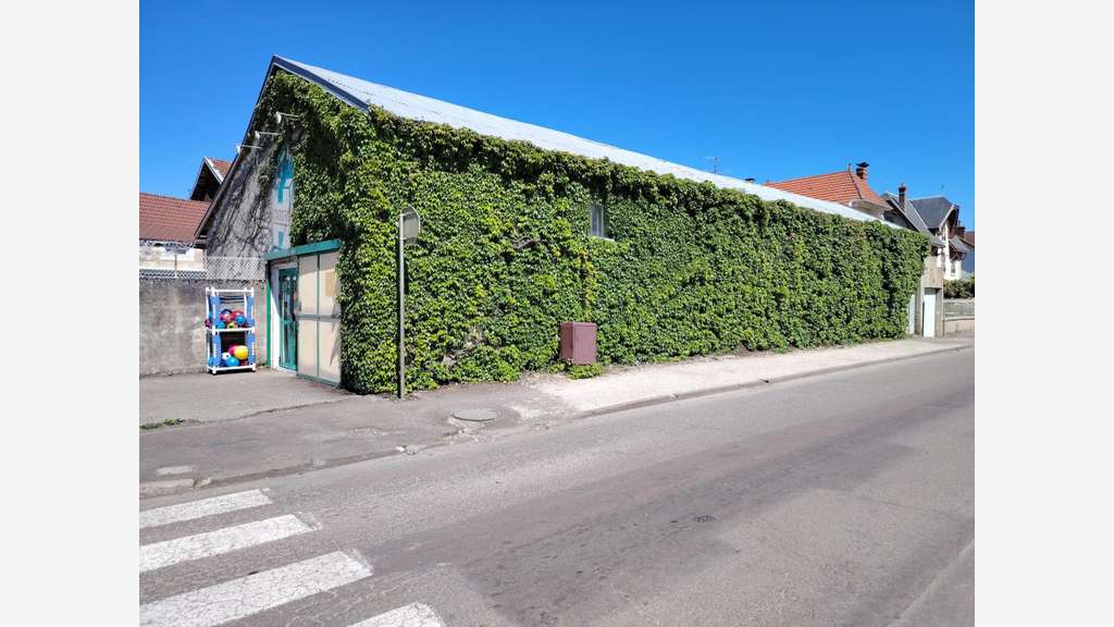 Local commercial 320m² bon état bien situé Auxonne