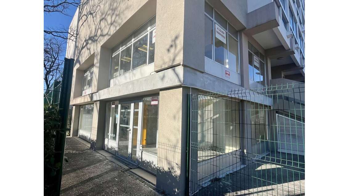Vente local commercial 100m² Extra-muros Avignon