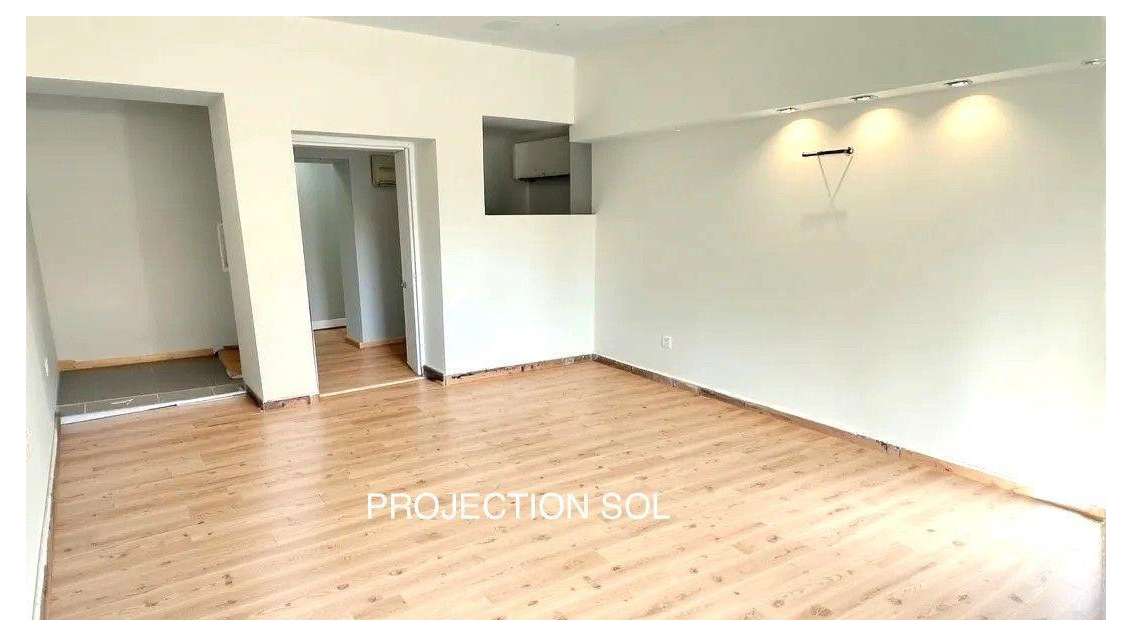 AV local 42m² empl stratégique Bagnols-sur-Cèze  